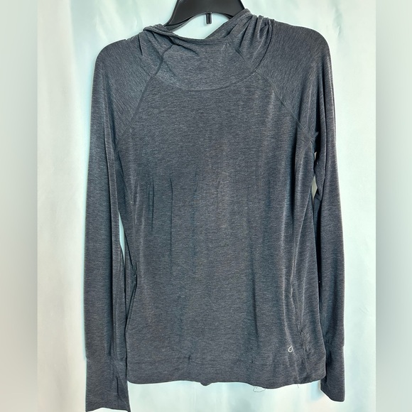 Gap Fit Lightweight Hoodie with Pockets and Thumb Hole Sleeves Size Med / Large - Picture 2 of 8